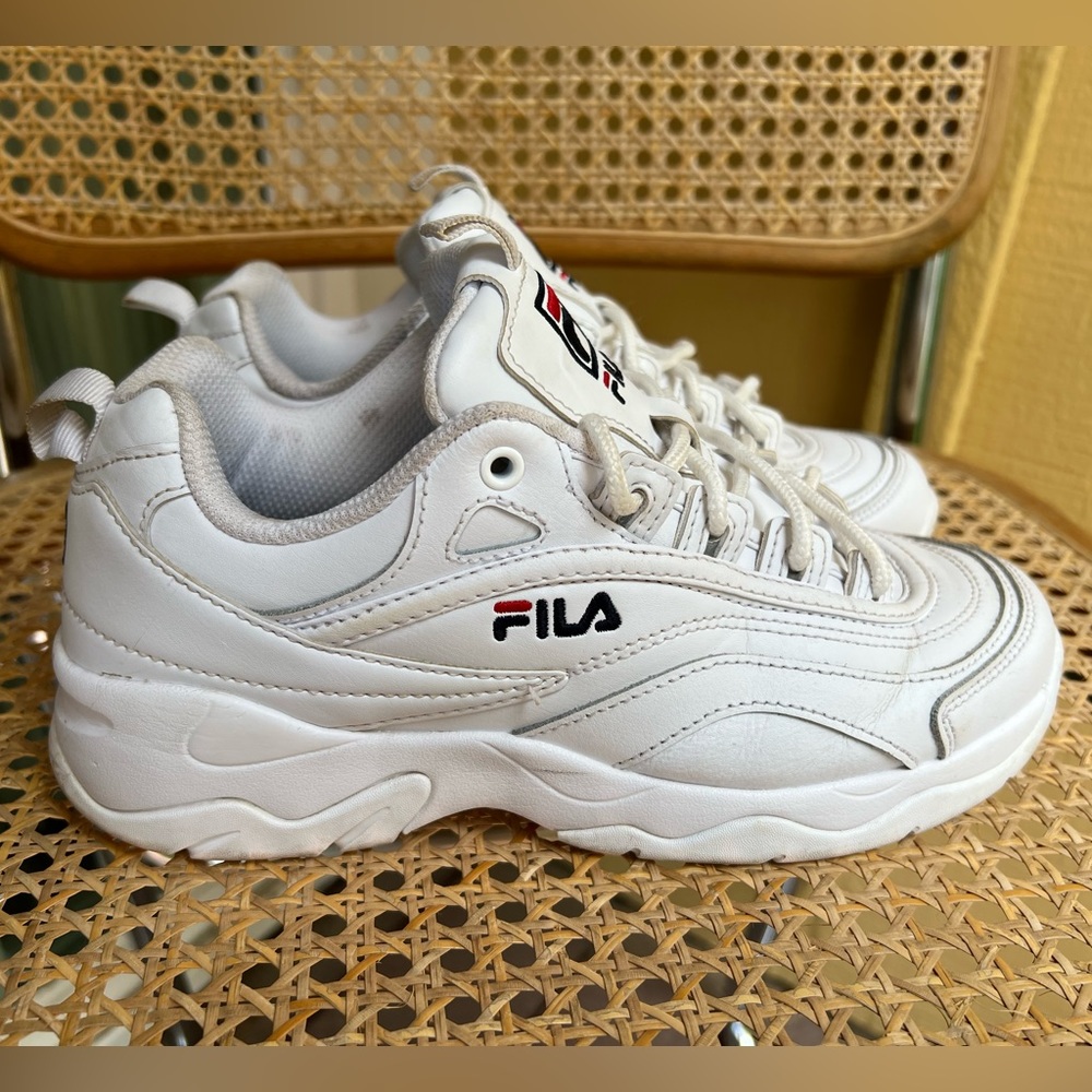 Fila Women’s Disarray Sneakers size 7.5